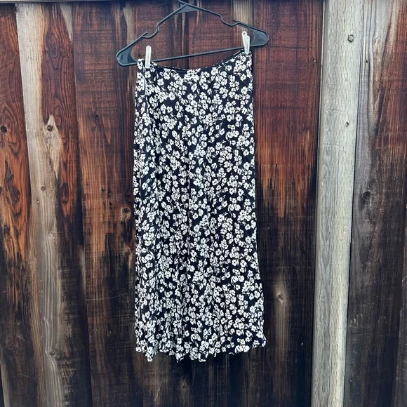 Reformation Black and White Floral Midi Skirt - Picture 5 of 7